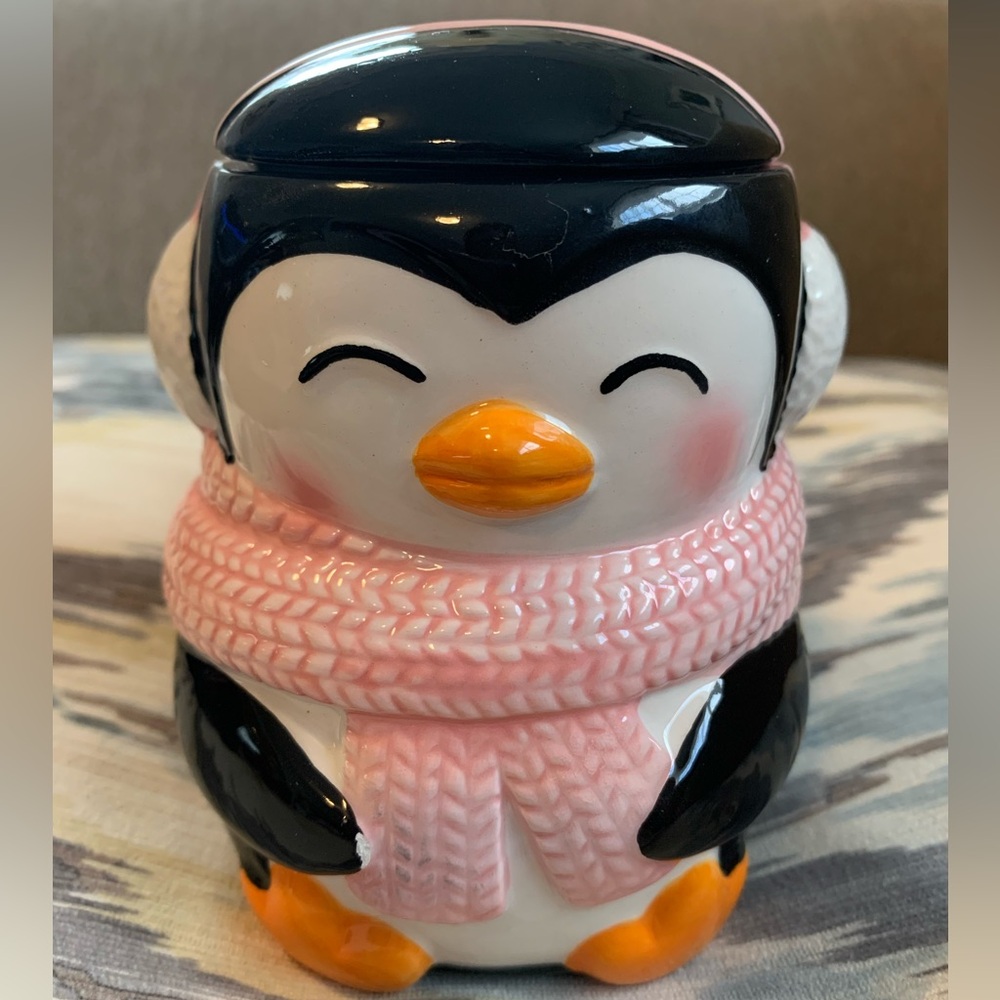 Charmed Aroma Penguin Candle with mystery necklace